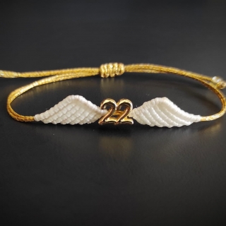 Gold bracelet with white macrame wings and gold  steel 22 element 
Code: WANG2003
Price: 9,20€
______________________________
Χρυσό βραχιόλι με λευκά μακραμέ φτερά αγγέλου και χρυσό ατσάλινο στοιχείο 22
Κωδικός: WANG003
Τιμή: 9,20€
______________________________
#juliascollection #handmade #macrame #macramejewelry #macraméwings #wings #white #whitewings #goldwings #shop #shoponline #buy #black #gold #blackmacrame #goldmacrame